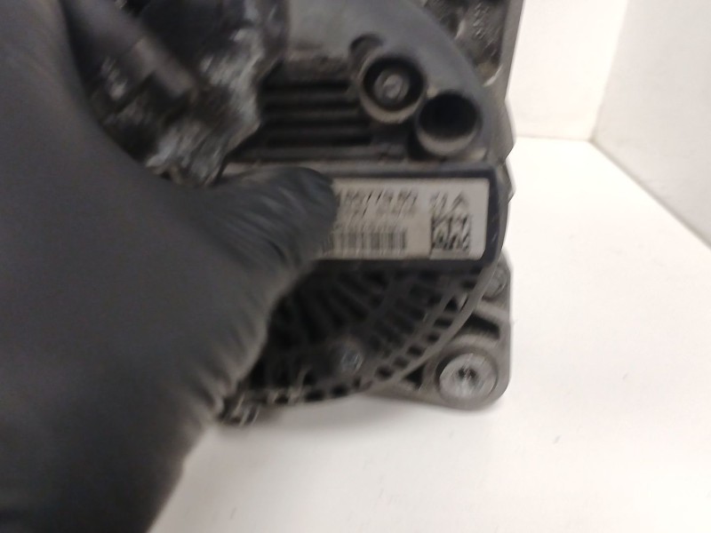 Recambio de alternador para citroën c4 cactus 1.2 thp 110 referencia OEM IAM 9818677980  