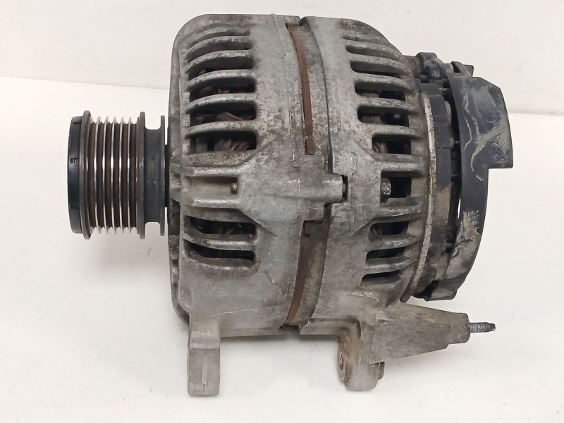 Recambio de alternador para volkswagen touran (1t1, 1t2) 1.9 tdi referencia OEM IAM 06F903023F 0124525091 