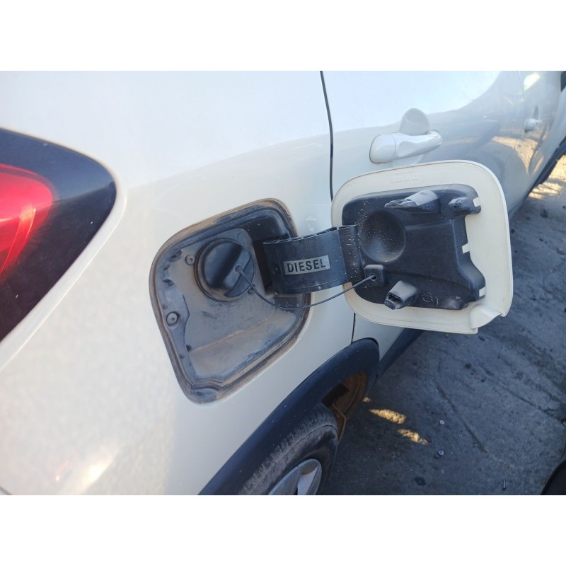Recambio de tapa exterior combustible para renault captur i (j5_, h5_) 1.5 dci 90 referencia OEM IAM   
