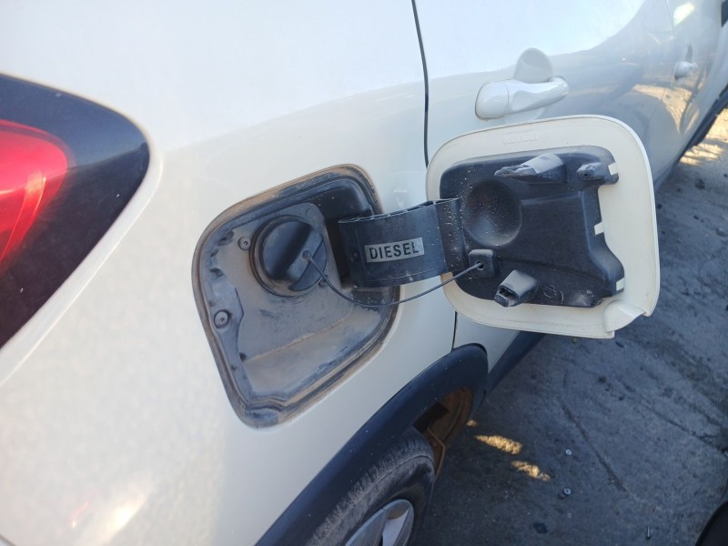 Recambio de tapa exterior combustible para renault captur i (j5_, h5_) 1.5 dci 90 referencia OEM IAM   