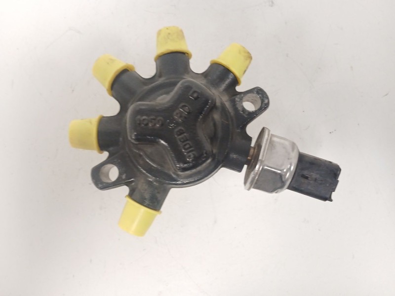 Recambio de rampa inyectora para ford transit connect (p65_, p70_, p80_) 1.8 di referencia OEM IAM DB 4M509028 
