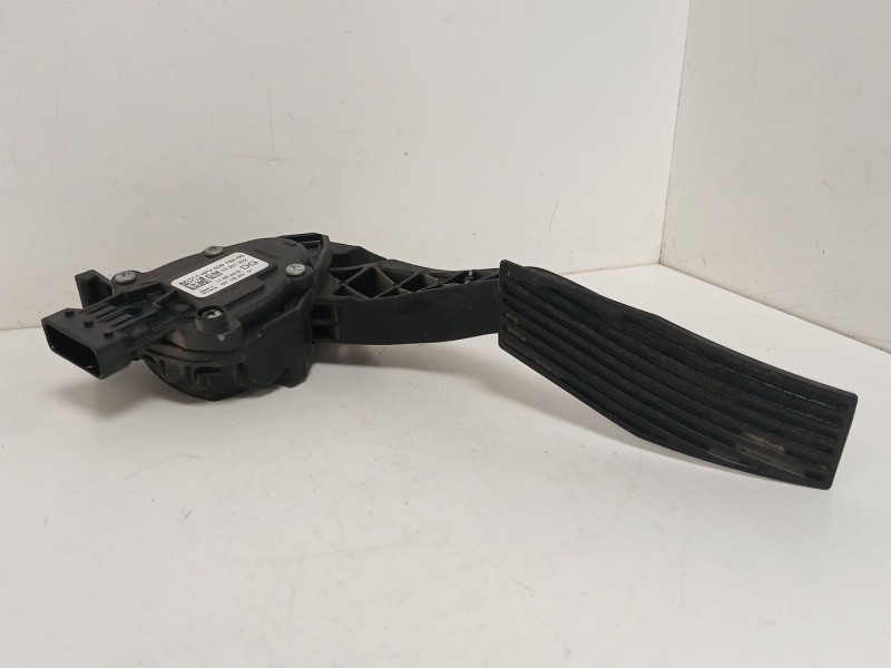 Recambio de pedal acelerador para opel insignia a (g09) 2.0 cdti (68) referencia OEM IAM 13237352  