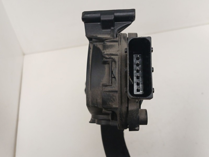 Recambio de pedal acelerador para opel insignia a (g09) 2.0 cdti (68) referencia OEM IAM 13237352  