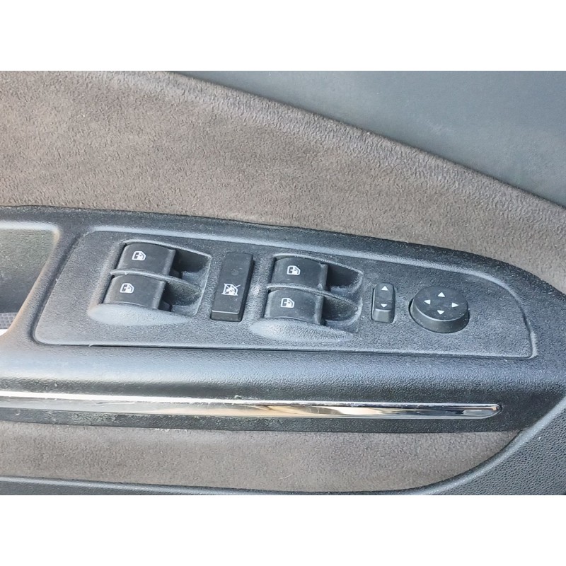 Recambio de mando elevalunas delantero izquierdo para fiat bravo ii (198_) 1.9 d multijet (198axb1a) referencia OEM IAM   