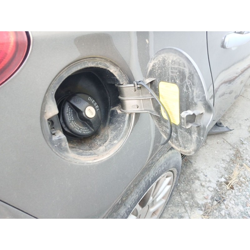 Recambio de tapa exterior combustible para fiat bravo ii (198_) 1.9 d multijet (198axb1a) referencia OEM IAM   