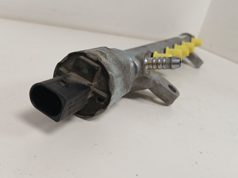 Recambio de rampa inyectora para seat altea (5p1) 1.6 tdi referencia OEM IAM 03L130089B  