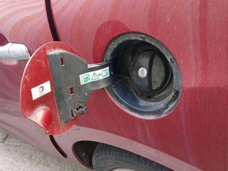 Recambio de tapa exterior combustible para citroën c3 ii (sc_) 1.2 vti 82 referencia OEM IAM   