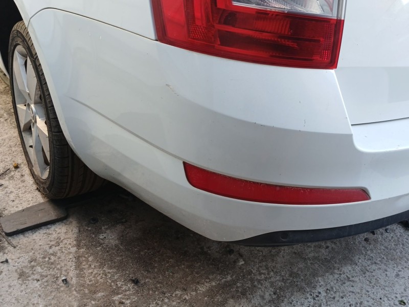 Recambio de paragolpes trasero para skoda octavia iii combi (5e5, 5e6) 1.6 tdi referencia OEM IAM   