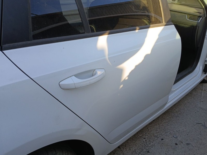 Recambio de puerta trasera derecha para skoda octavia iii combi (5e5, 5e6) 1.6 tdi referencia OEM IAM   