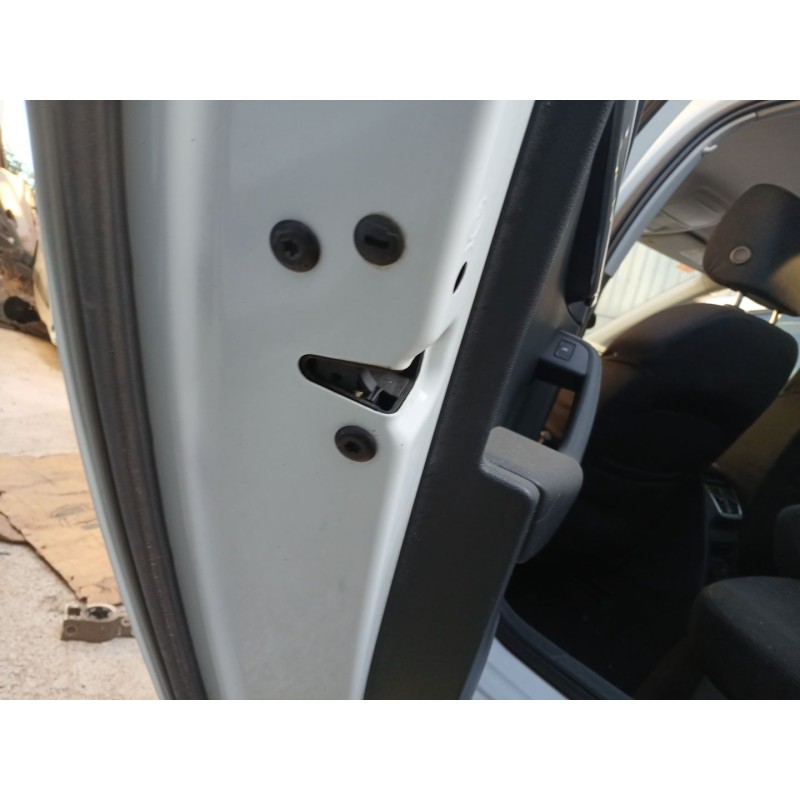Recambio de cerradura puerta trasera izquierda para skoda octavia iii combi (5e5, 5e6) 1.6 tdi referencia OEM IAM   
