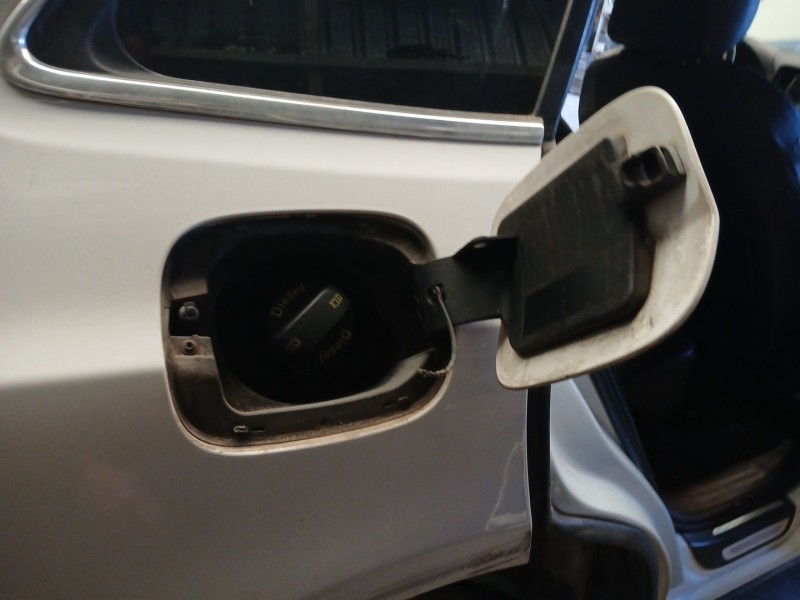 Recambio de tapa exterior combustible para audi q5 (8rb) 2.0 tdi quattro referencia OEM IAM   