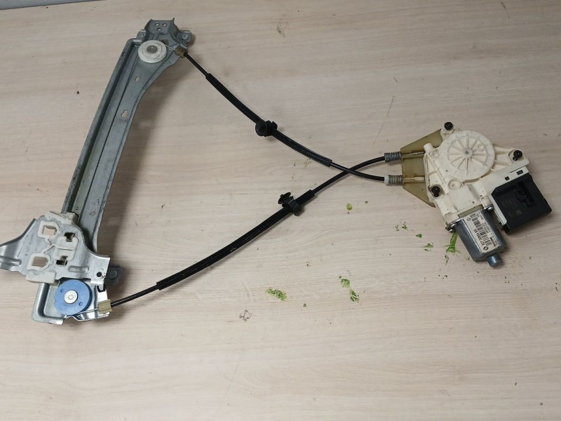 Recambio de elevalunas trasero derecho para renault megane iii berlina 5 p expression referencia OEM IAM 827200003R  