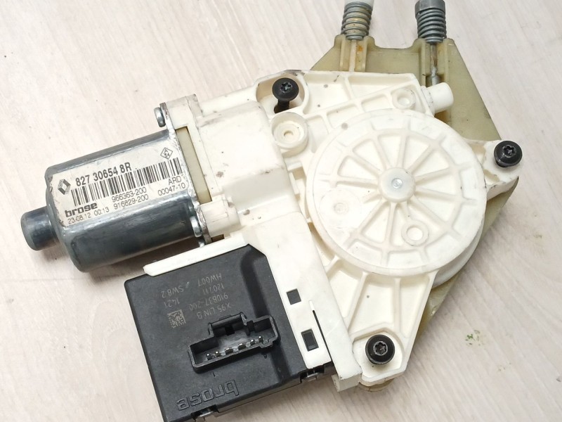 Recambio de elevalunas trasero derecho para renault megane iii berlina 5 p expression referencia OEM IAM 827200003R  