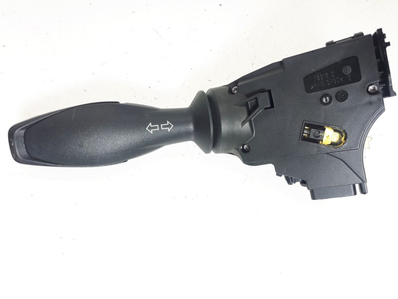 Recambio de mando intermitentes para ford fiesta (ccn) black&white edition referencia OEM IAM 8A6T13335AD EB8FD 