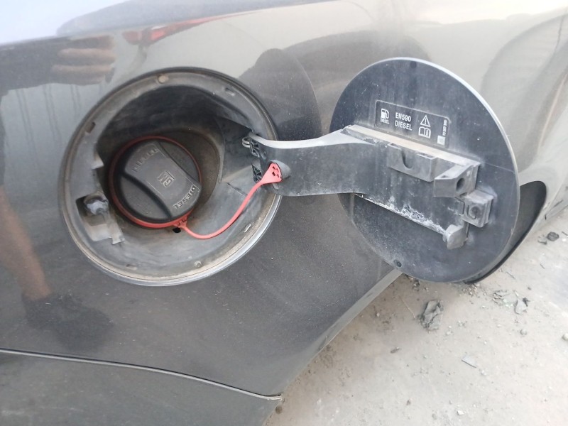 Recambio de tapa exterior combustible para opel insignia a (g09) 2.0 cdti (68) referencia OEM IAM   