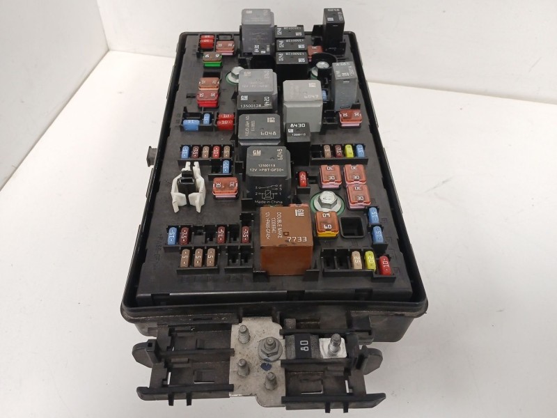 Recambio de caja reles / fusibles para opel insignia a (g09) 2.0 cdti (68) referencia OEM IAM 13255300 544949969 