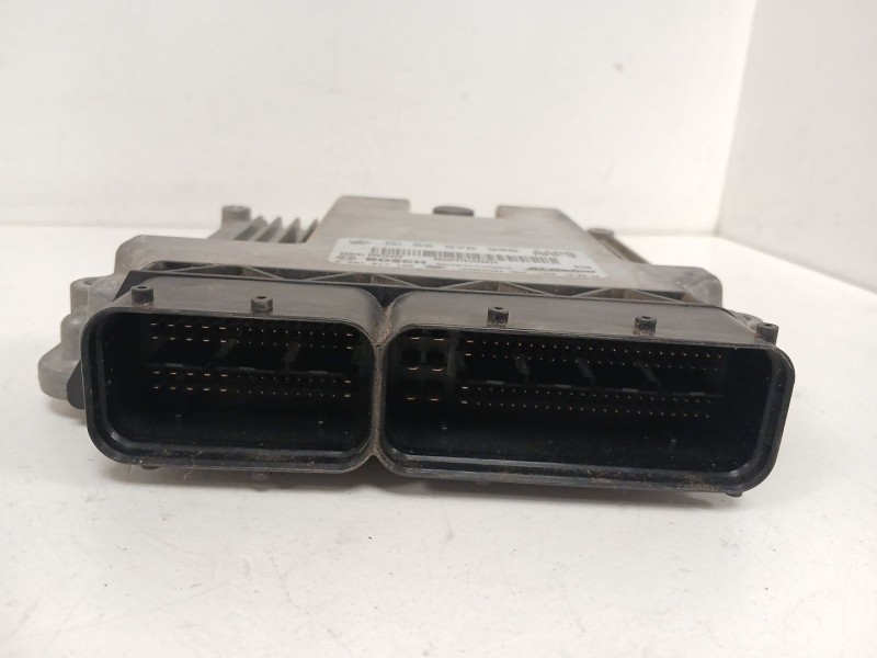Recambio de centralita motor uce para opel insignia a (g09) 2.0 cdti (68) referencia OEM IAM 0281017105 55576906 