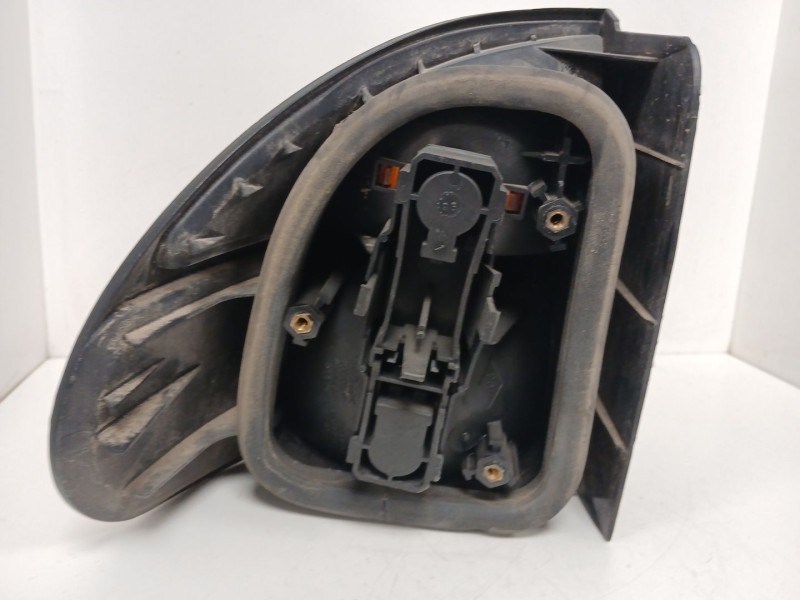 Recambio de piloto trasero derecho para renault laguna (b56) 2.2 turbodiesel referencia OEM IAM  13865 
