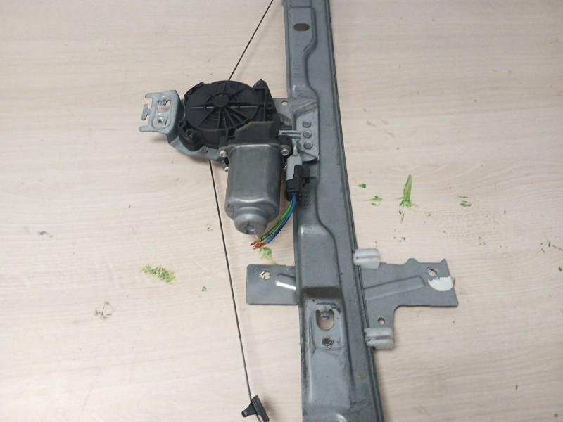 Recambio de elevalunas delantero derecho para peugeot 207 confort referencia OEM IAM  400912D 