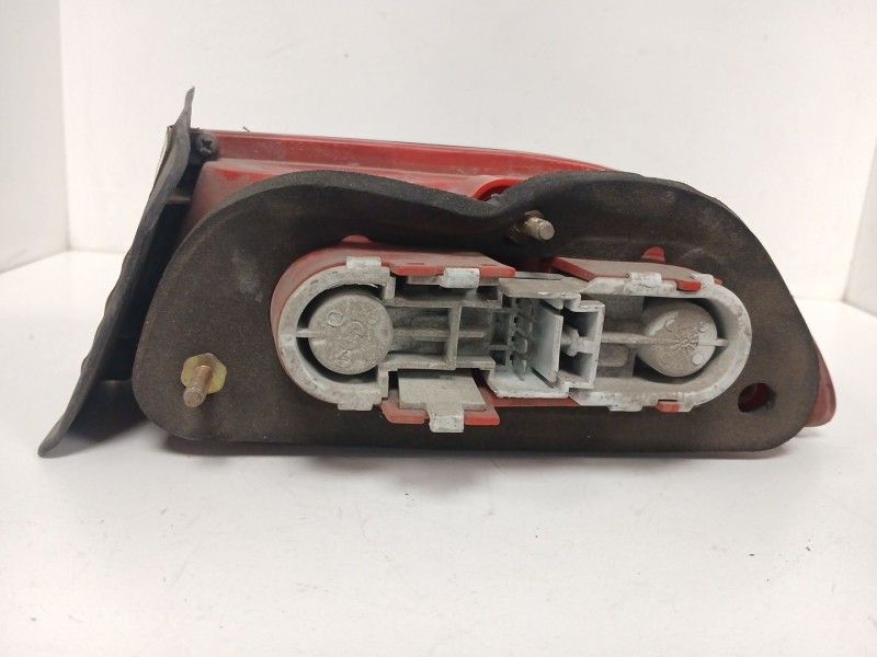 Recambio de piloto trasero izquierdo para alfa romeo 156 1.9 jtd cat referencia OEM IAM  19000 