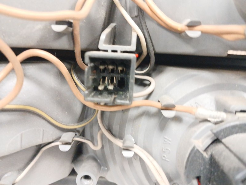 Recambio de piloto trasero derecho para opel calibra 2.0 cat referencia OEM IAM  6494 