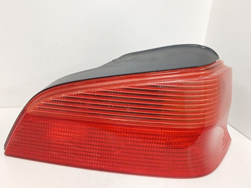 Recambio de piloto trasero derecho para peugeot 106 (s2) 1.1 referencia OEM IAM  10212 