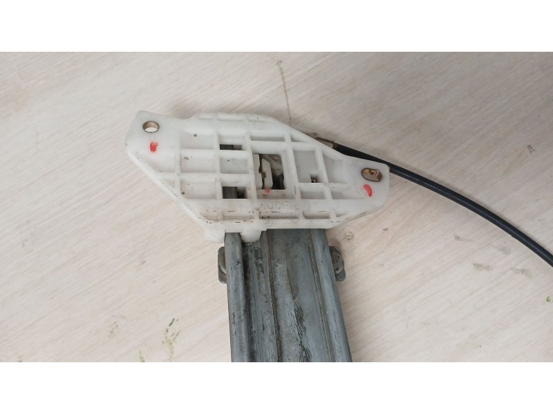 Recambio de elevalunas delantero derecho para daewoo nubira berlina 1.6 cat referencia OEM IAM  11216 