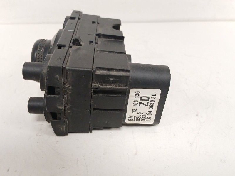 Recambio de mando luces para opel astra gtc 1.8 16v referencia OEM IAM 13100136  