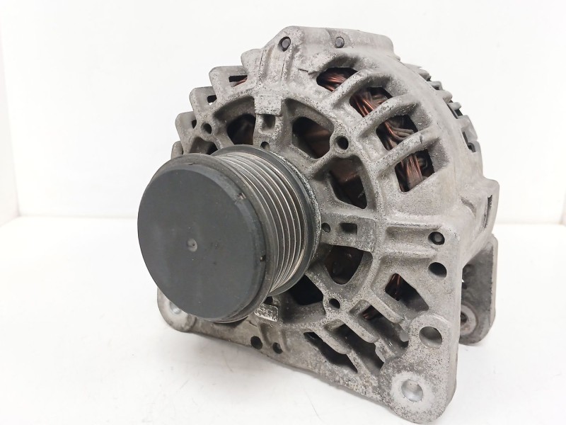 Recambio de alternador para skoda fabia i (6y2) 1.9 tdi referencia OEM IAM 038903023R SG9B015 