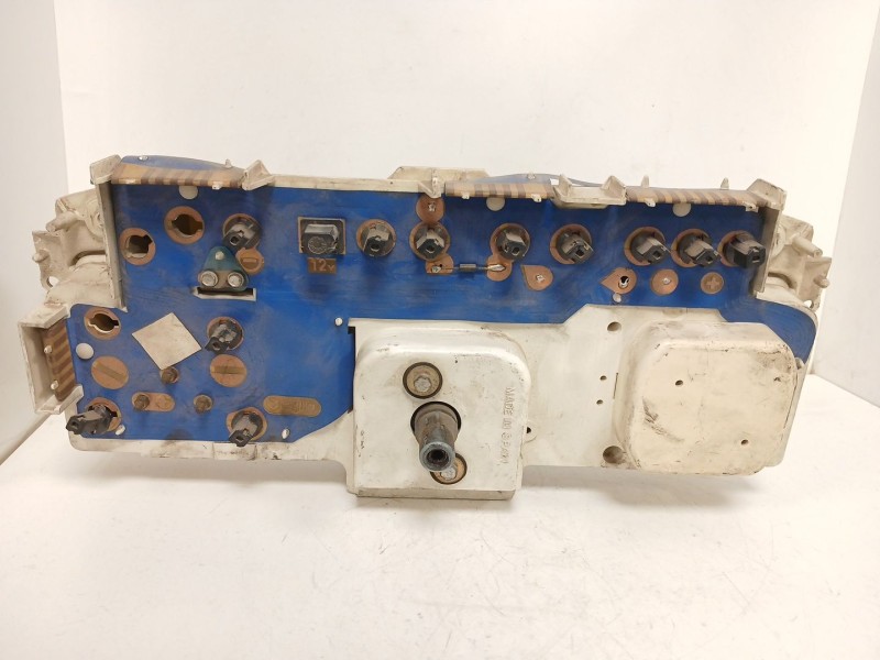 Recambio de cuadro instrumentos para peugeot 205 berlina referencia OEM IAM   