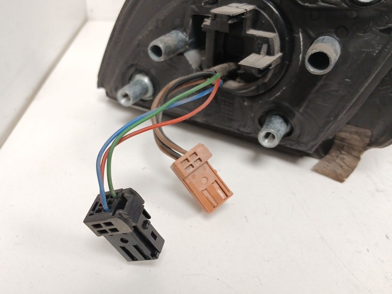 Recambio de retrovisor derecho para peugeot partner tepee 1.6 hdi 16v referencia OEM IAM   