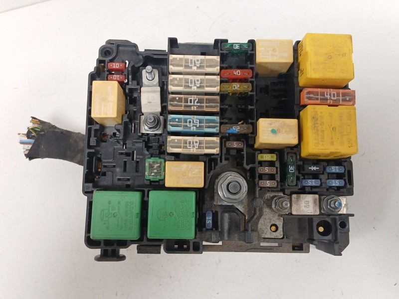Recambio de caja reles / fusibles para peugeot 208 i (ca_, cc_) 1.4 hdi referencia OEM IAM 42440002  