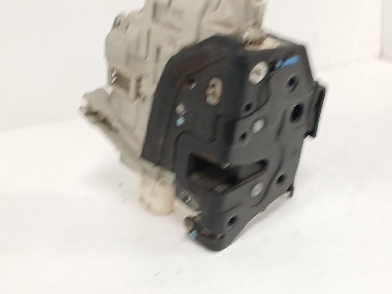Recambio de cerradura puerta delantera derecha para seat leon (1p1) 1.4 tsi referencia OEM IAM   