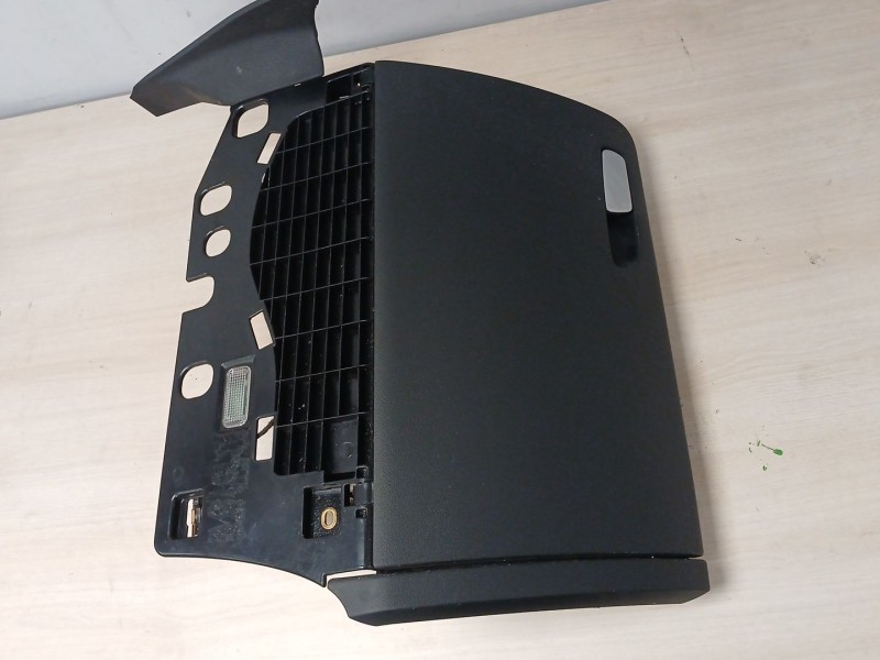 Recambio de guantera para audi q5 (8rb) 2.0 tdi quattro referencia OEM IAM 8R1857035P 8R1880302D 