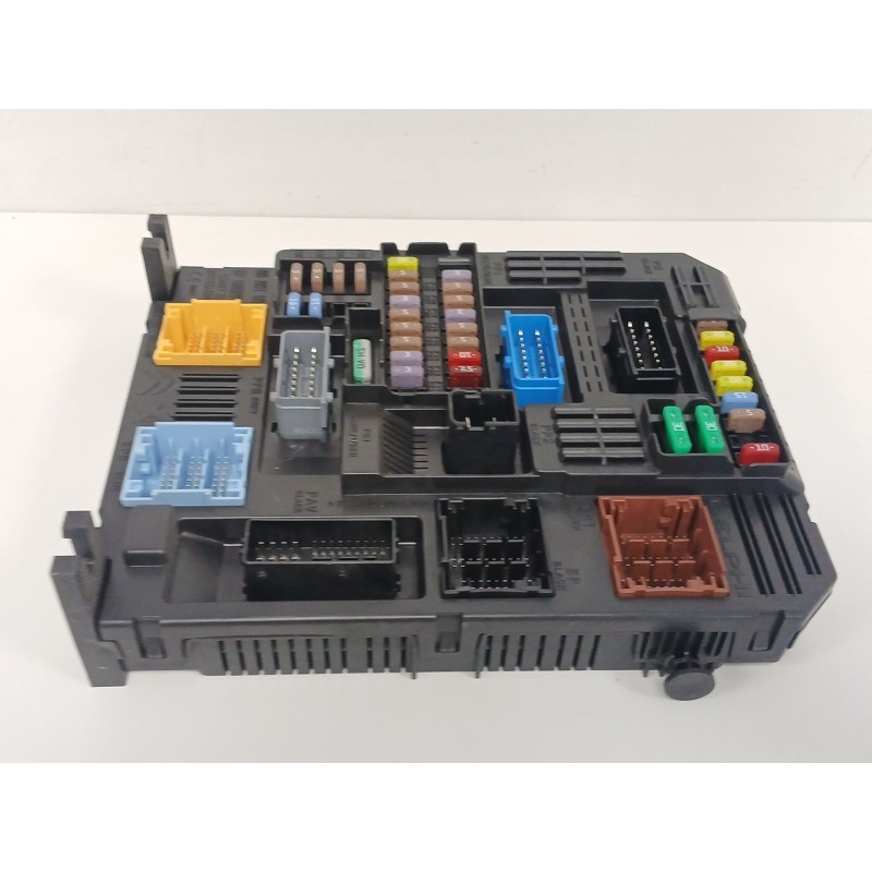 Recambio de caja reles / fusibles para citroën c4 cactus 1.2 thp 110 referencia OEM IAM 981985148001  