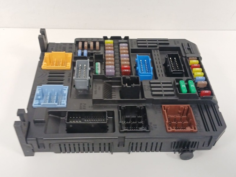 Recambio de caja reles / fusibles para citroën c4 cactus 1.2 thp 110 referencia OEM IAM 981985148001  