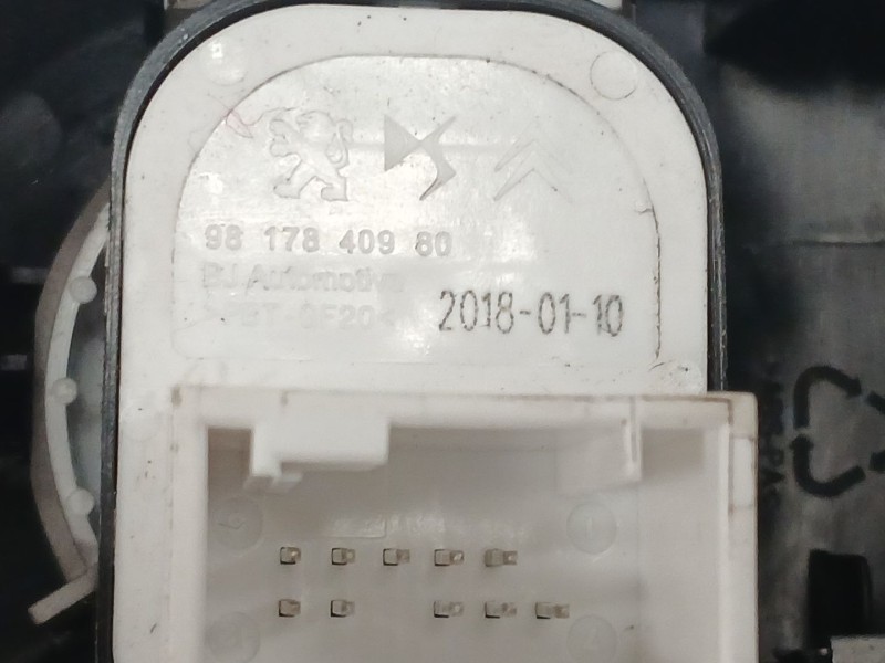 Recambio de mando multifuncion para citroën c4 cactus 1.2 thp 110 referencia OEM IAM 9817840980  