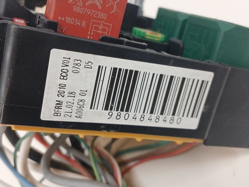 Recambio de caja reles / fusibles para citroën c4 cactus 1.2 thp 110 referencia OEM IAM 9804848480  