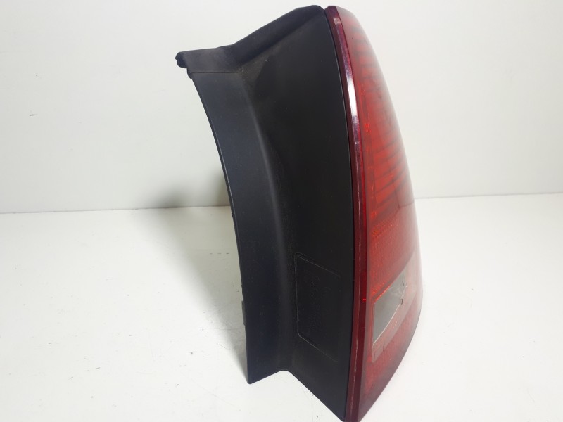 Recambio de piloto trasero derecho para audi a4 avant (8e) 2.0 tdi referencia OEM IAM 8E5945096E  