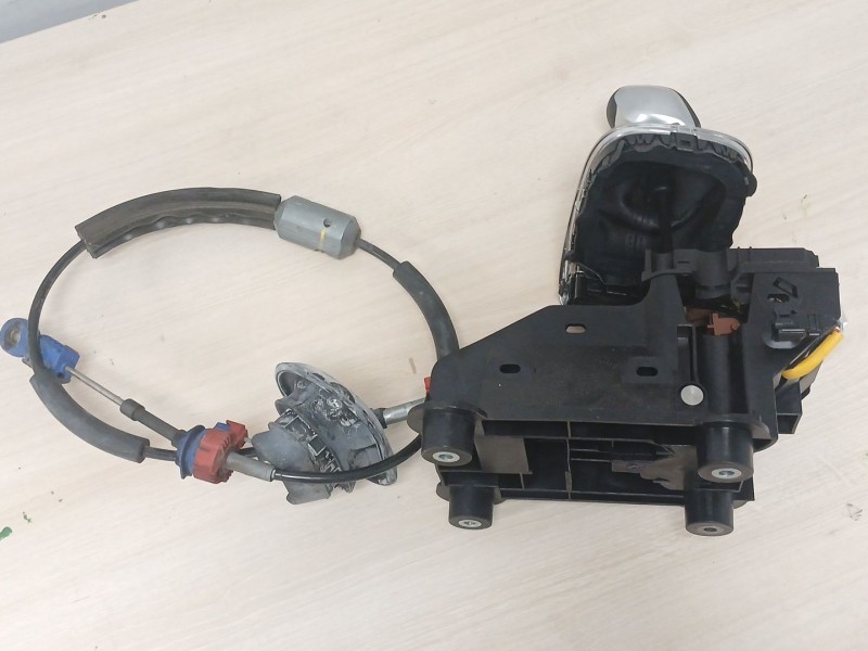 Recambio de palanca cambio para citroën c4 cactus 1.2 thp 110 referencia OEM IAM 9814628080  