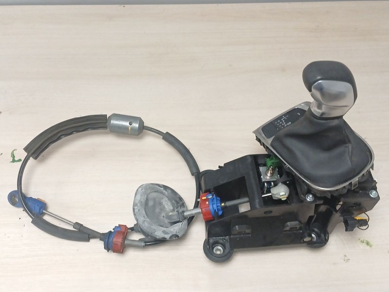 Recambio de palanca cambio para citroën c4 cactus 1.2 thp 110 referencia OEM IAM 9814628080  