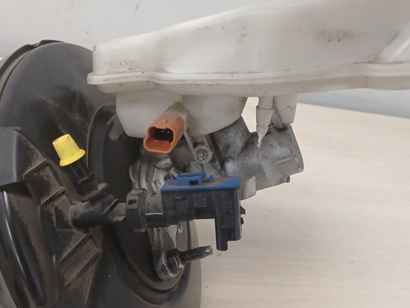 Recambio de servofreno para citroën c4 cactus 1.2 thp 110 referencia OEM IAM 98121514180  