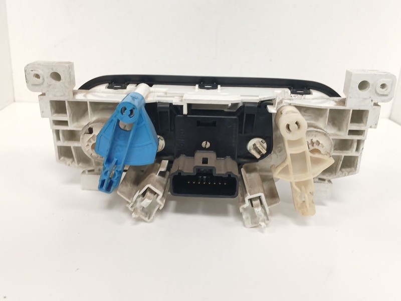 Recambio de mando calefaccion / aire acondicionado para opel vivaro b furgoneta (x82) 1.6 cdti (05) referencia OEM IAM E1093049A