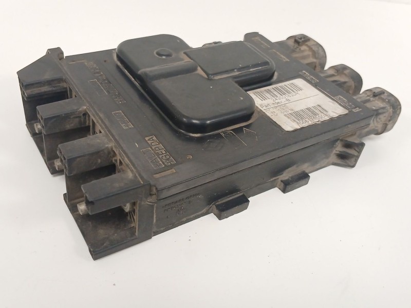 Recambio de caja reles / fusibles para opel vivaro b furgoneta (x82) 1.6 cdti (05) referencia OEM IAM 243501820R  