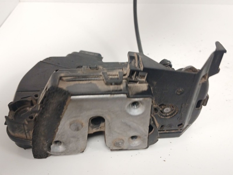 Recambio de cerradura puerta delantera derecha para opel vivaro b furgoneta (x82) 1.6 cdti (05) referencia OEM IAM 93457083  
