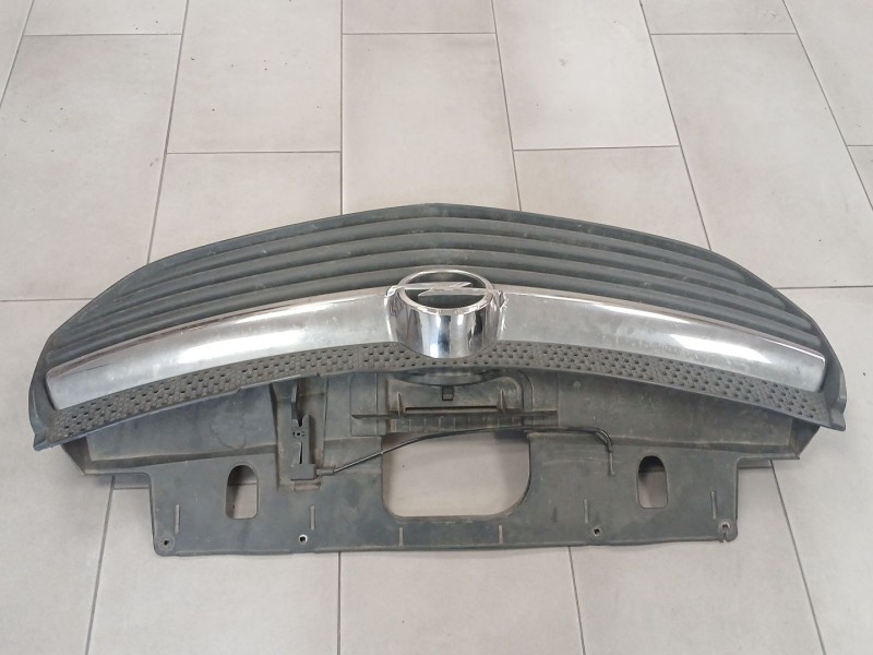 Recambio de rejilla paragolpes central para opel vivaro b furgoneta (x82) 1.6 cdti (05) referencia OEM IAM   