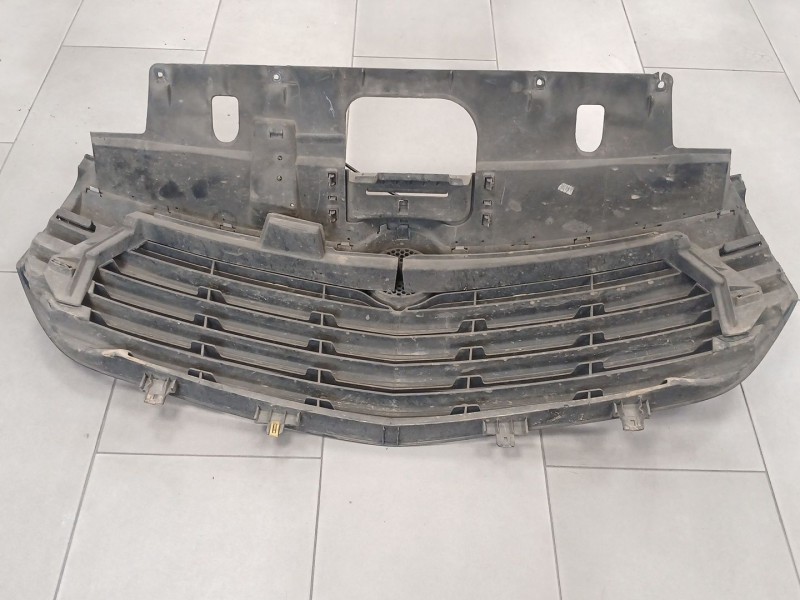 Recambio de rejilla paragolpes central para opel vivaro b furgoneta (x82) 1.6 cdti (05) referencia OEM IAM   