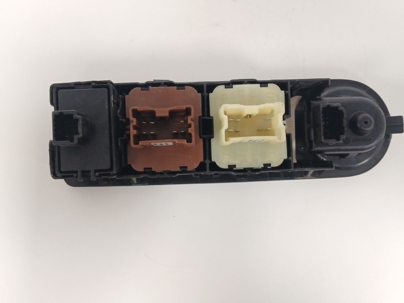 Recambio de mando elevalunas delantero izquierdo para renault captur i (j5_, h5_) 1.5 dci 90 referencia OEM IAM   