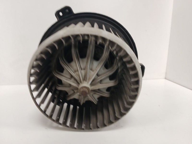 Recambio de motor calefaccion para fiat punto berlina (188) 1.2 cat referencia OEM IAM 188A4000 19815 