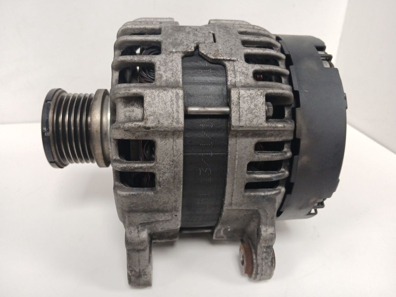 Recambio de alternador para audi q5 (8rb) 2.0 tdi quattro referencia OEM IAM 04L903017E 0125711154 